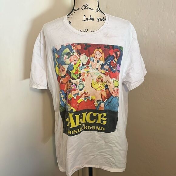 Alice In Wonderland White Tea Party Graphic Pullover Casual Shirt - Picture 1 of 10